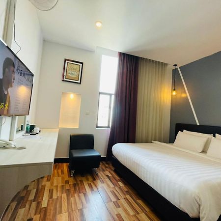 De Hotel Phnom Penh Zewnętrze zdjęcie